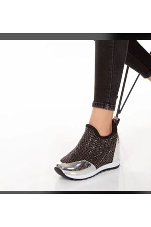 Dona Taş İşlemeli Gri Gizli Topuklu Spor Ayakkabı