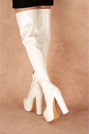 Merlin Beyaz Rugan Yüksek Topuklu Diz Üstü Kadın Çizme