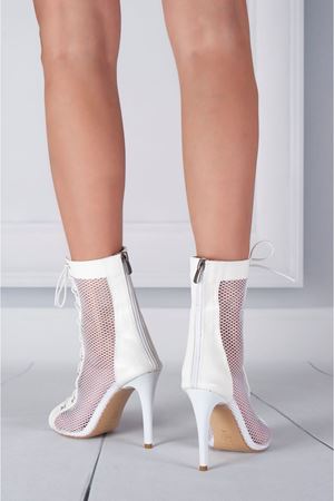 Lapinta Beyaz Deri Topuklu Kadın Ayakkabı
