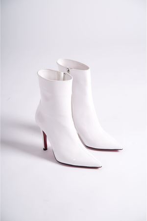 Beyaz Rugan Togi Stiletto İnce Topuklu Kadın Bot