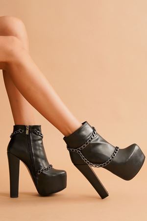 Siyah Lucki Zincirli Yüksek Topuklu Kadın Bot