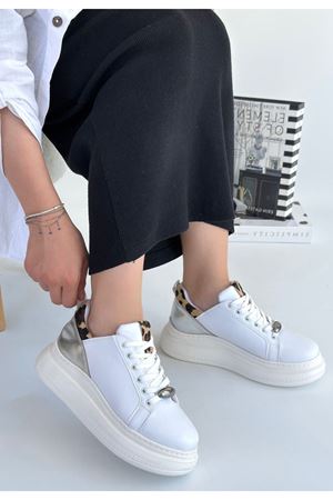 Gasta Beyaz Cilt Gümüş Detaylı Bağcıklı Spor Ayakkabı