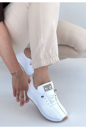 Fiert Beyaz Cilt Bağcıklı Spor Ayakkabı