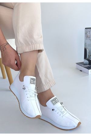 Fiert Beyaz Cilt Bağcıklı Spor Ayakkabı