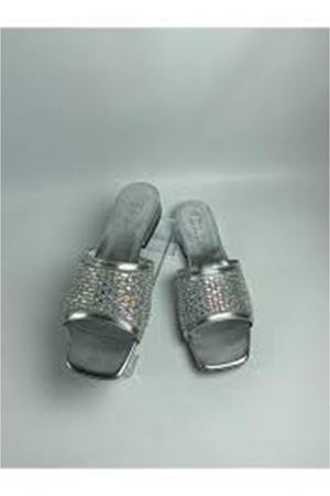 Ortu Gümüş Cilt İşlemeli Terlik