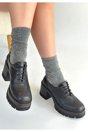 Tiwer Siyah Cilt Dolgu Topuk Ayakkabı