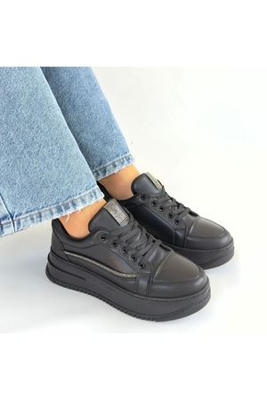 Natte Siyah Cilt Bağcıklı Spor Ayakkabı