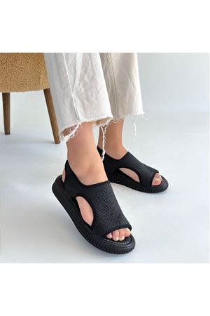 Wayi Siyah Hasır Cilt Sandalet