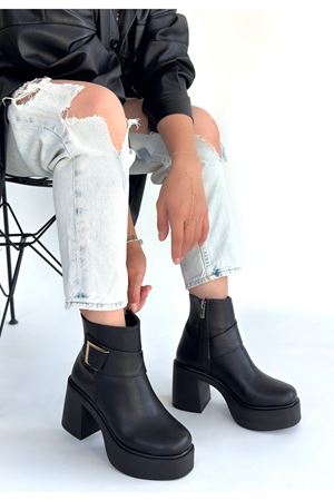 Lonji Siyah Cilt Topuklu Bot