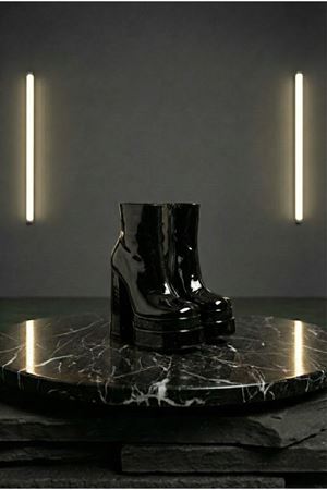 Vegaaa Siyah Rugan Kare Burun Çift Platform Kalın Topuklu Kadın Bot