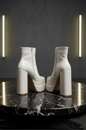 Vegaaa Beyaz Cilt Kare Burun Çift Platform Kalın Topuklu Kadın Bot