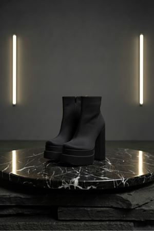 Vegaaa Siyah Süet Kare Burun Çift Platform Kalın Topuklu Kadın Bot