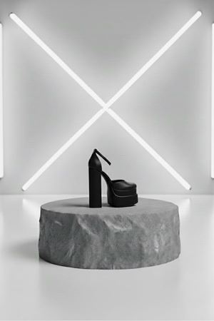 Figooo Siyah Cilt Çift Platformlu Kalın Topuklu Kadın Ayakkabı / Bilekten Bağlamalı Küt Burun