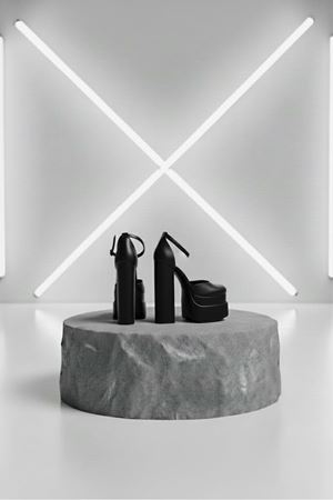 Figooo Siyah Cilt Çift Platformlu Kalın Topuklu Kadın Ayakkabı / Bilekten Bağlamalı Küt Burun