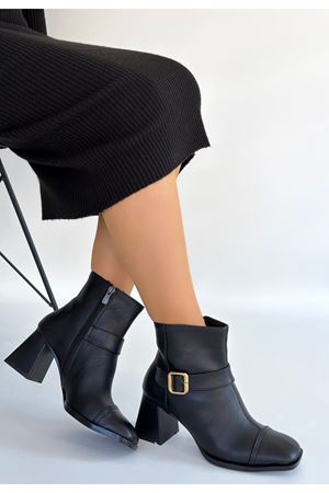 Mejjo Siyah Cilt Topuklu Bot