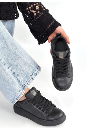 Yier Siyah Cilt Bağcıklı Spor Ayakkabı