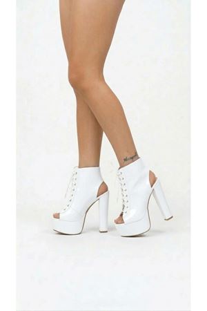 Elara Beyaz Rugan Platform Arka Açık Tasarım Kadın Ayakkabı