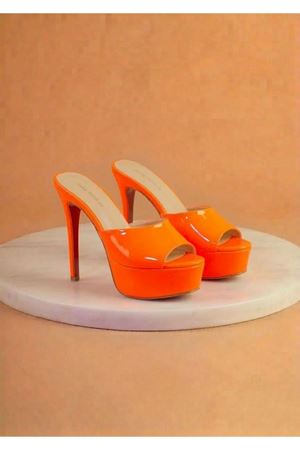 Dylan Kadın Turuncu Rugan Özel Tasarım İnce Topuklu Terlik