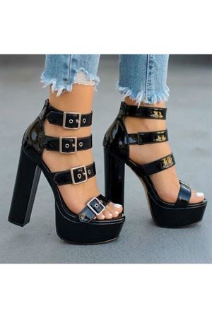 Vesper Kadın Siyah Rugan Tokalı Topuklu Ayakkabı